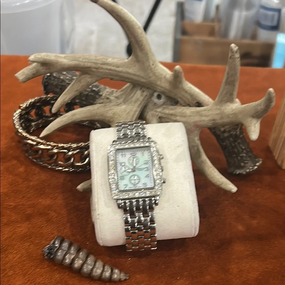 🔥 💎 Quartz Watch with a Pearlized Dial‎ and Rhinestone Bezel Rectangular Watch